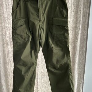 LIKE NEW MENS UNDER ARMOUR MENS TACTICAL ELITE CARGO PANTS 38/32